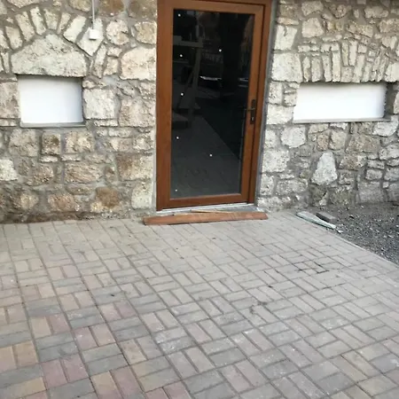 Dombi Porta Guest house *